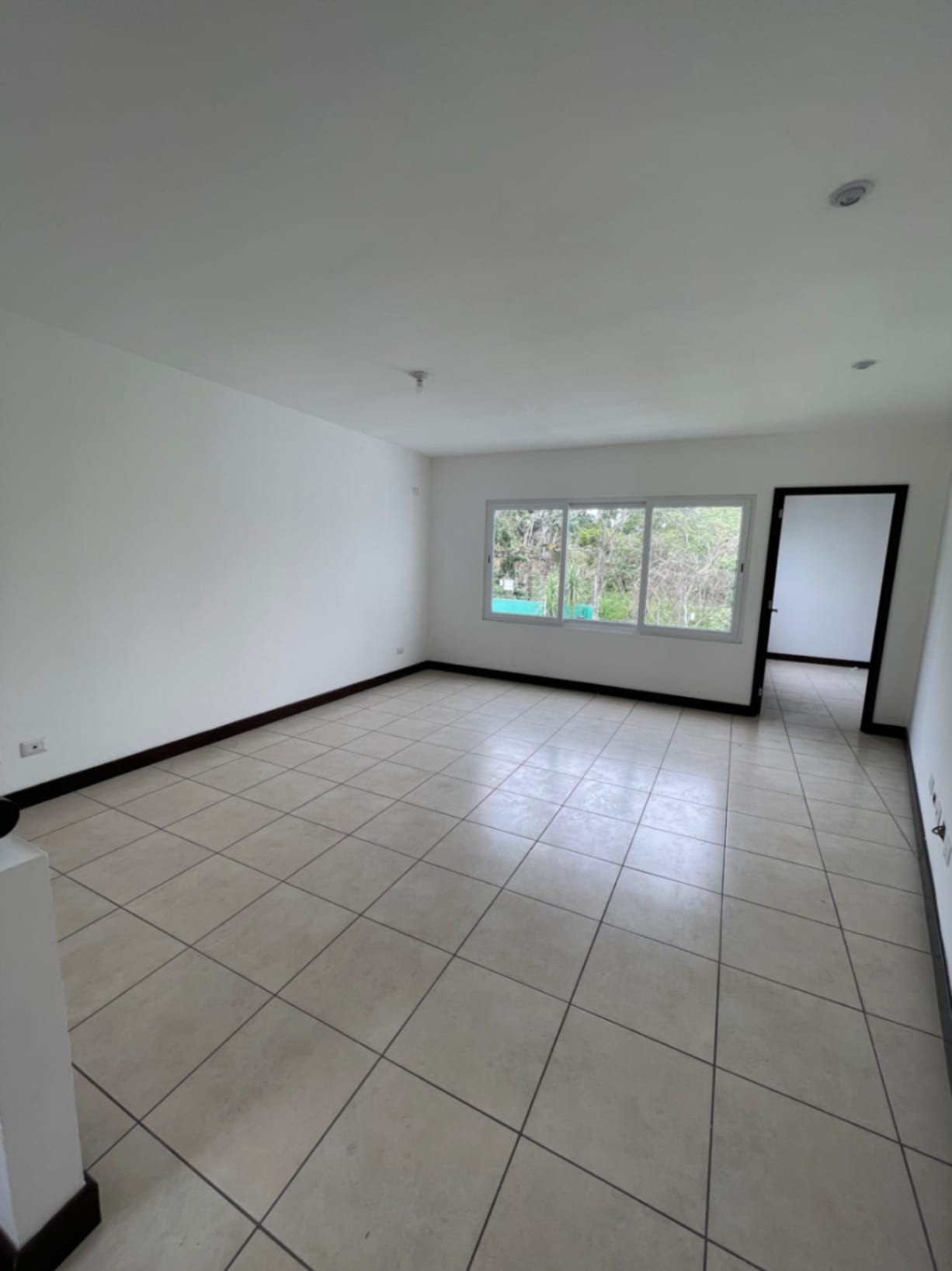 Hermosa casa en venta Zona 16.4 dormitorios cada uno con su baño — foto 4 de 7