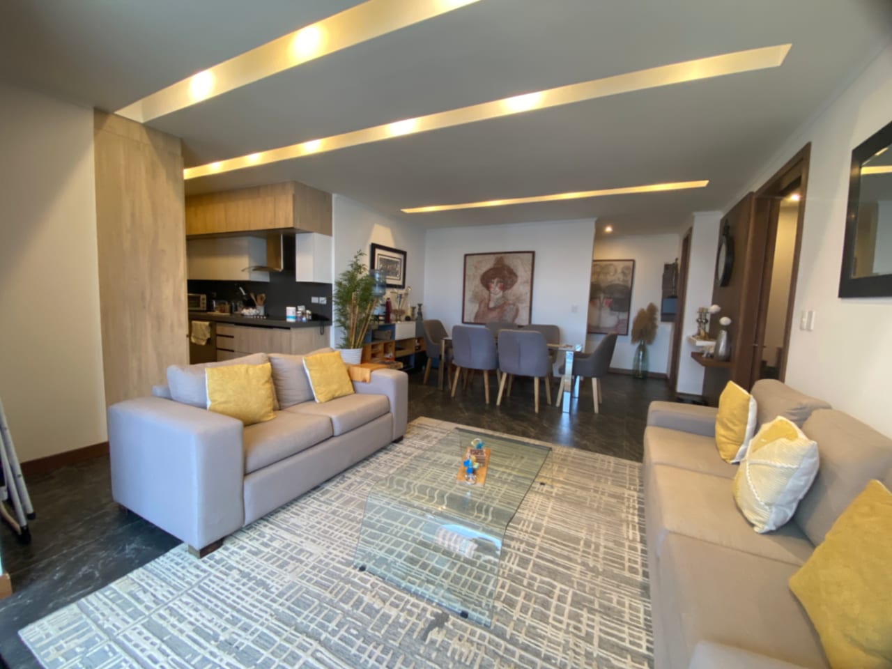 Excelente Apartamento en Alquiler en Zona 10 — foto 4 de 14