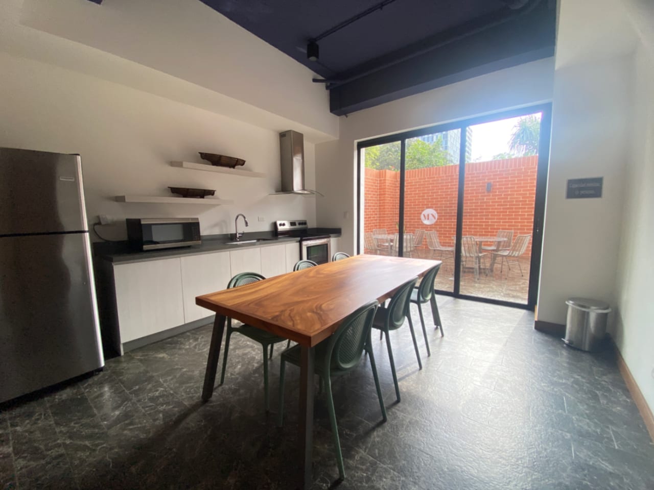 Excelente Apartamento en Alquiler en Zona 10 — foto 7 de 14