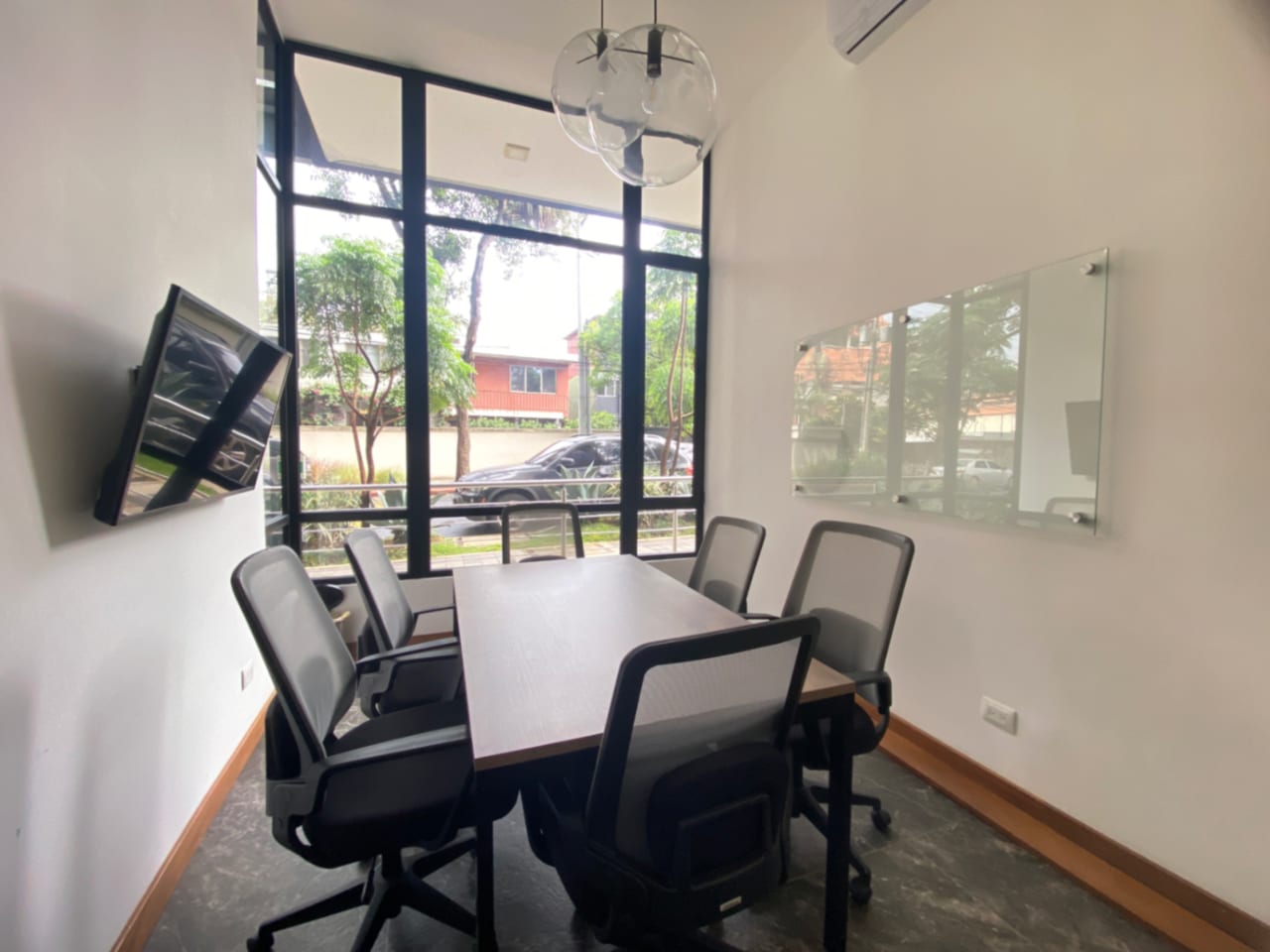 Excelente Apartamento en Alquiler en Zona 10 — foto 14 de 14