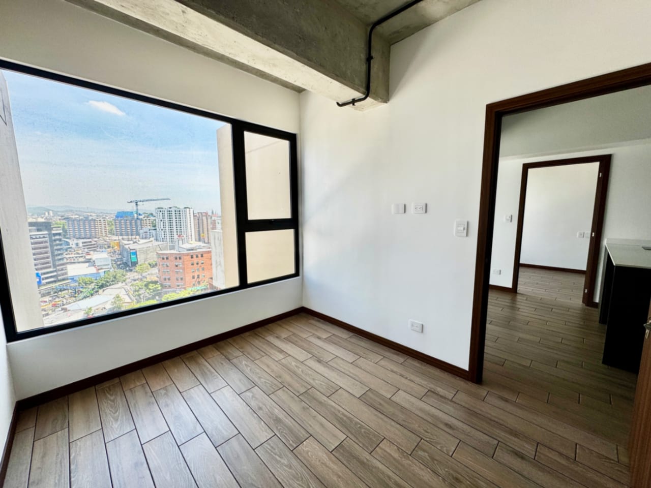 Apartamento de 2 dormitorios, nivel alto, zona 4 — foto 3 de 17
