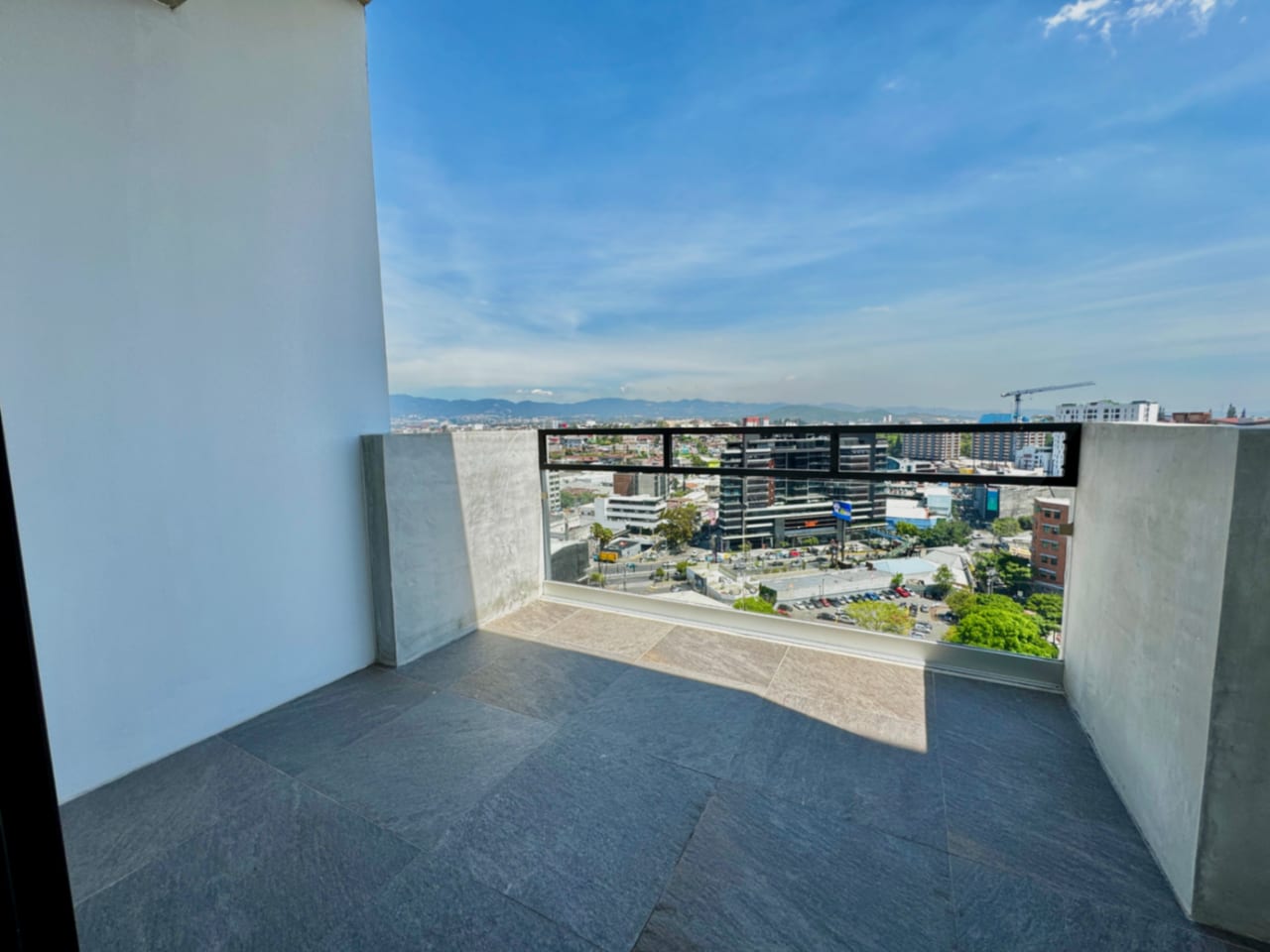 Apartamento de 2 dormitorios, nivel alto, zona 4 — foto 1 de 17