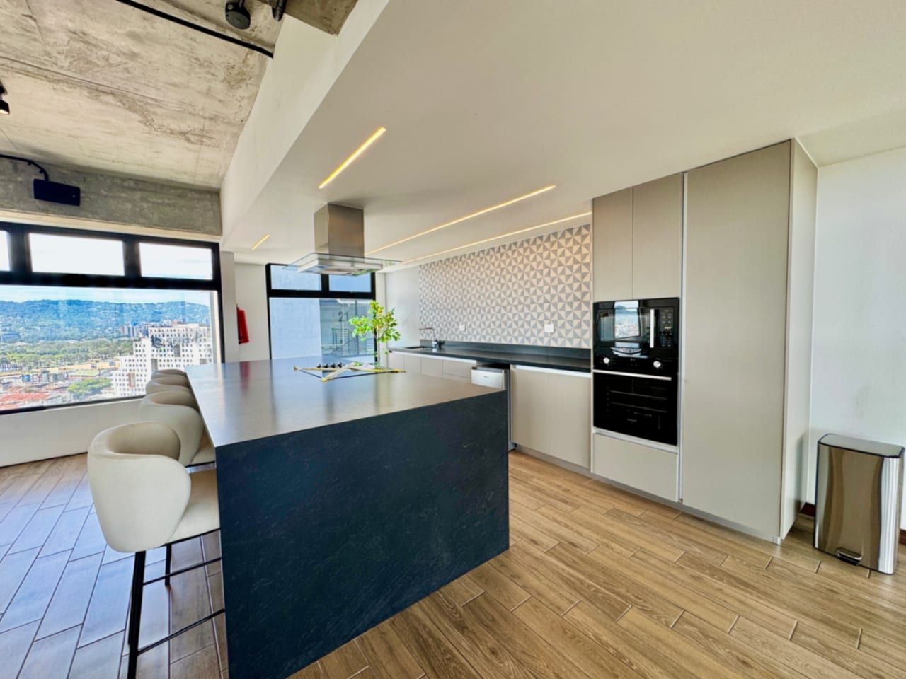 Apartamento de 2 dormitorios, nivel alto, zona 4 — foto 12 de 17
