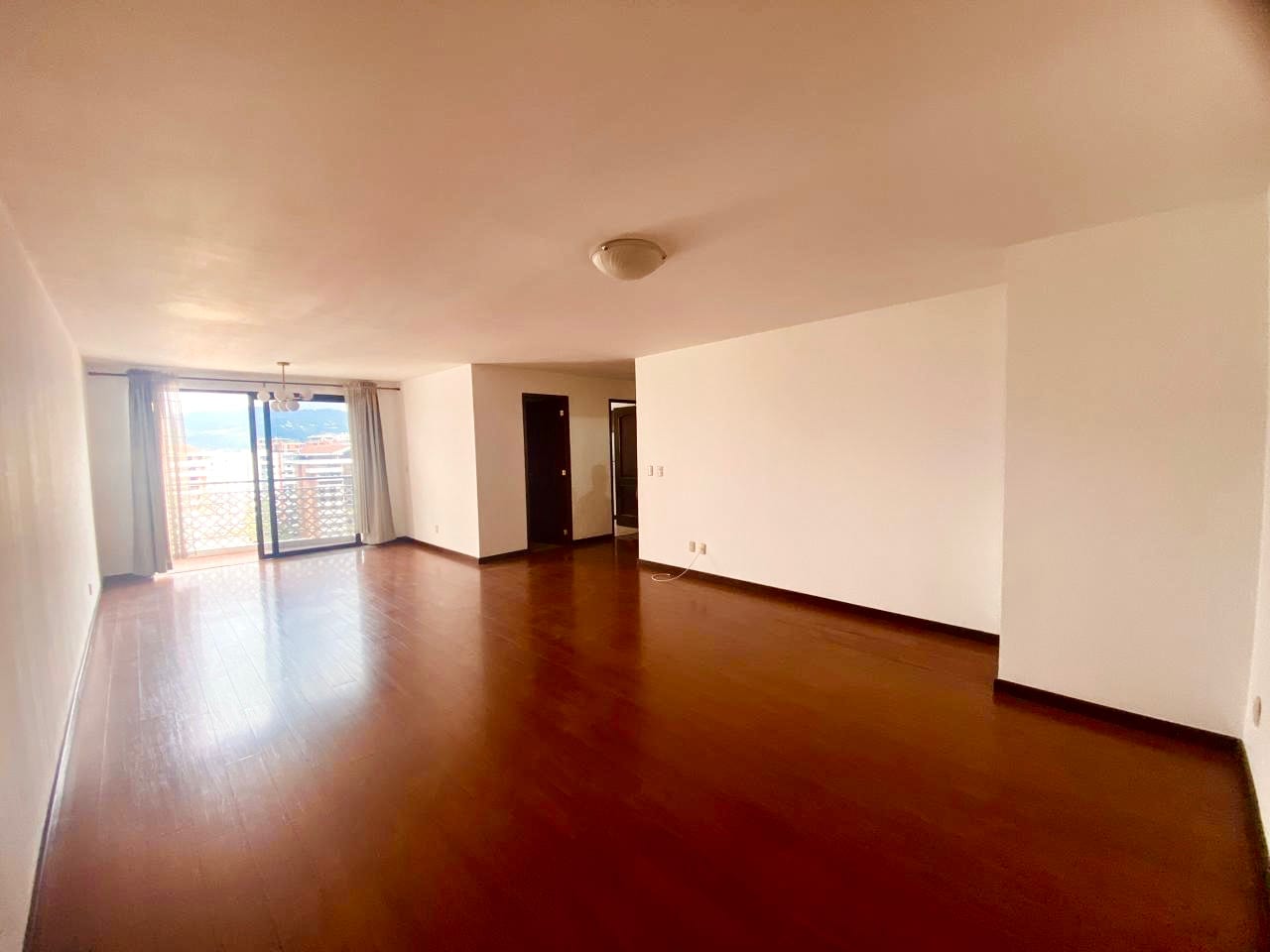 Apartamento en Venta en Zona 14 con Excelente Ubicación — foto 2 de 7