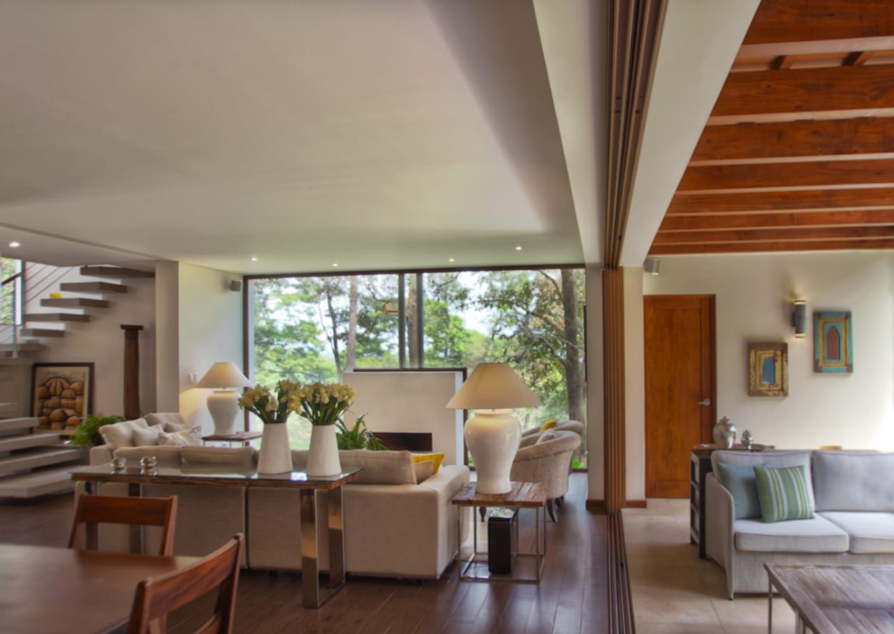 Exclusiva casa familiar en condominio en zona 16 rodeada de naturaleza — foto 1 de 10
