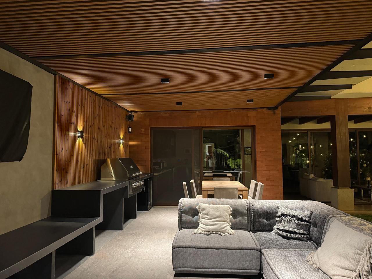Exclusiva casa familiar en condominio en zona 16 rodeada de naturaleza — foto 3 de 10