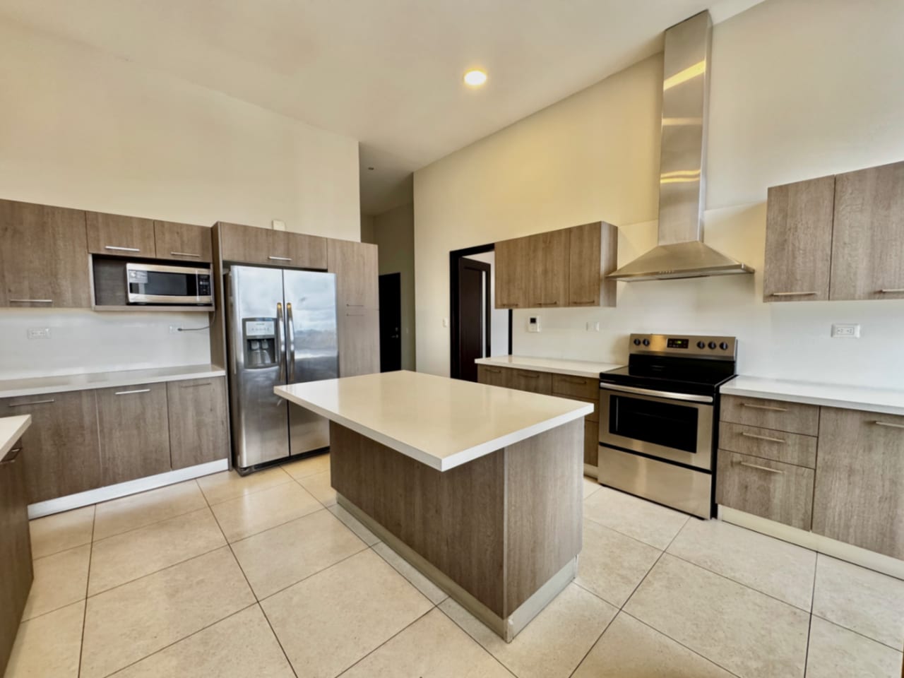 Apartamento en alquiler zona 14 — foto 3 de 14
