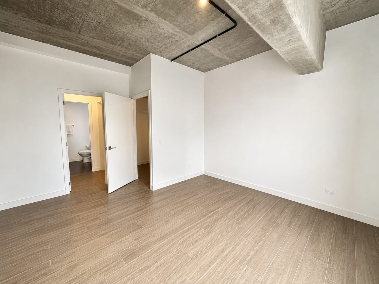 Apartamento de 2 niveles en zona 4 — foto 14 de 17