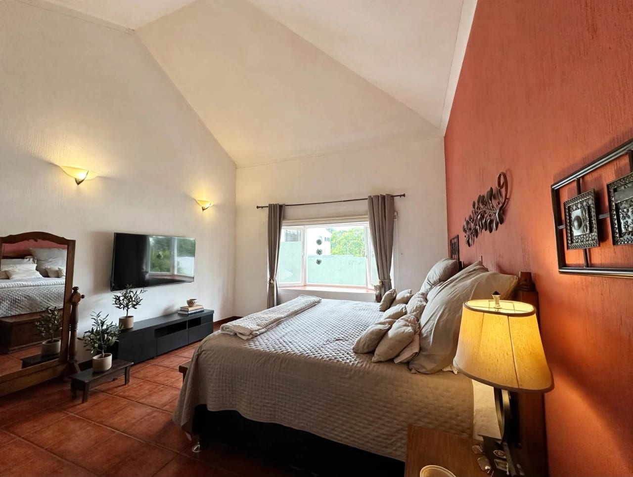CASA EN ZONA 10. GRAN OPORTUNIDAD — foto 7 de 12