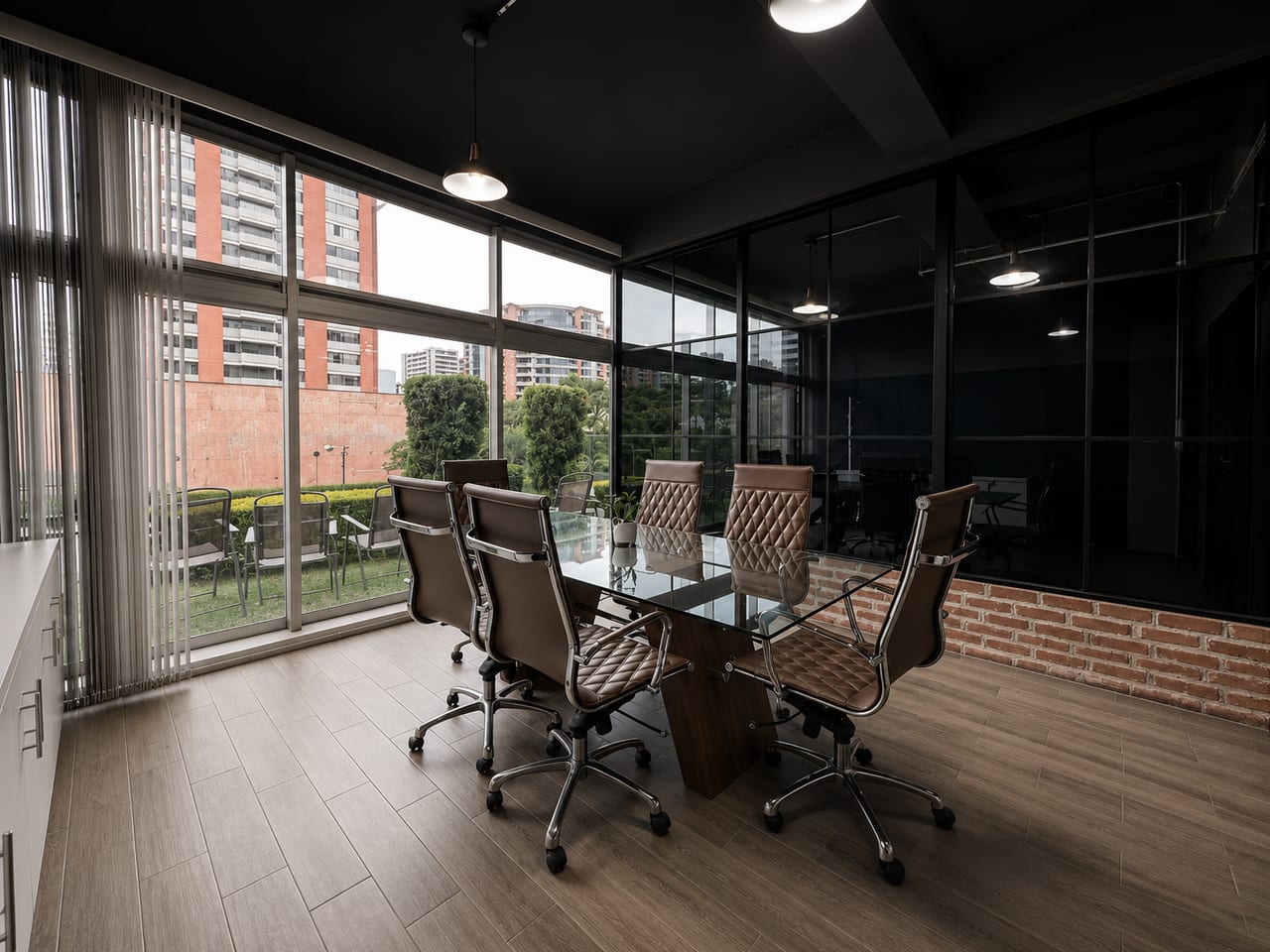 OFICINA EN VENTA EN PIALÉ, ZONA 10, CON TERRAZA PRIVADA. — foto 8 de 9