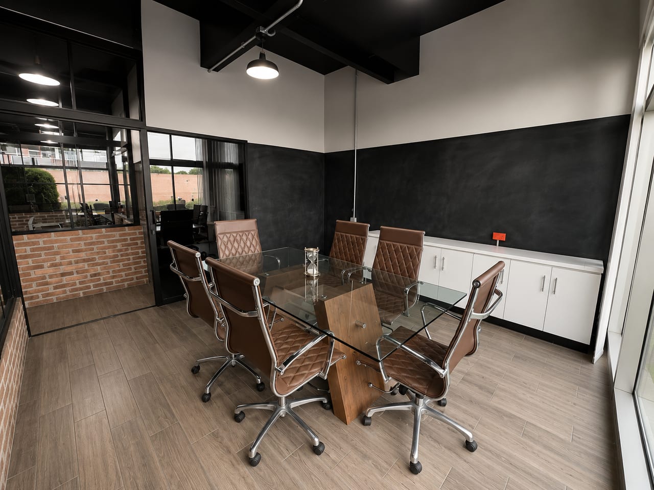 OFICINA EN VENTA EN PIALÉ, ZONA 10, CON TERRAZA PRIVADA. — foto 6 de 9