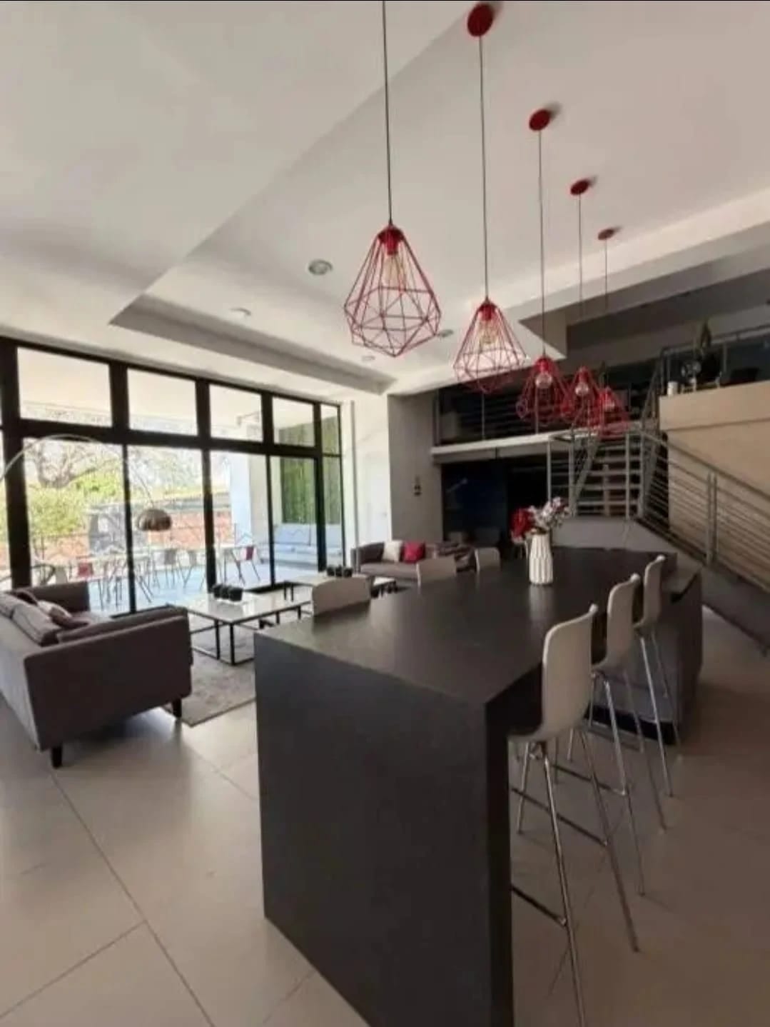 ALQUILER APARTAMENTO ZONA 15 — foto 3 de 12