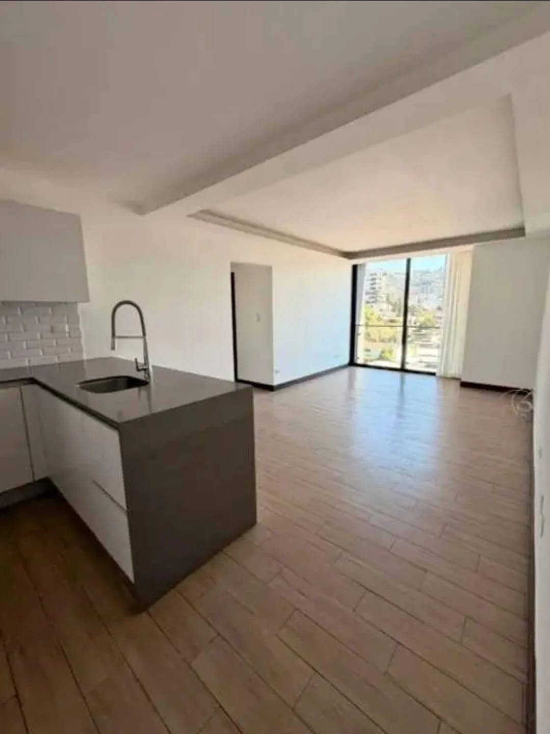 ALQUILER APARTAMENTO ZONA 15 — foto 7 de 12