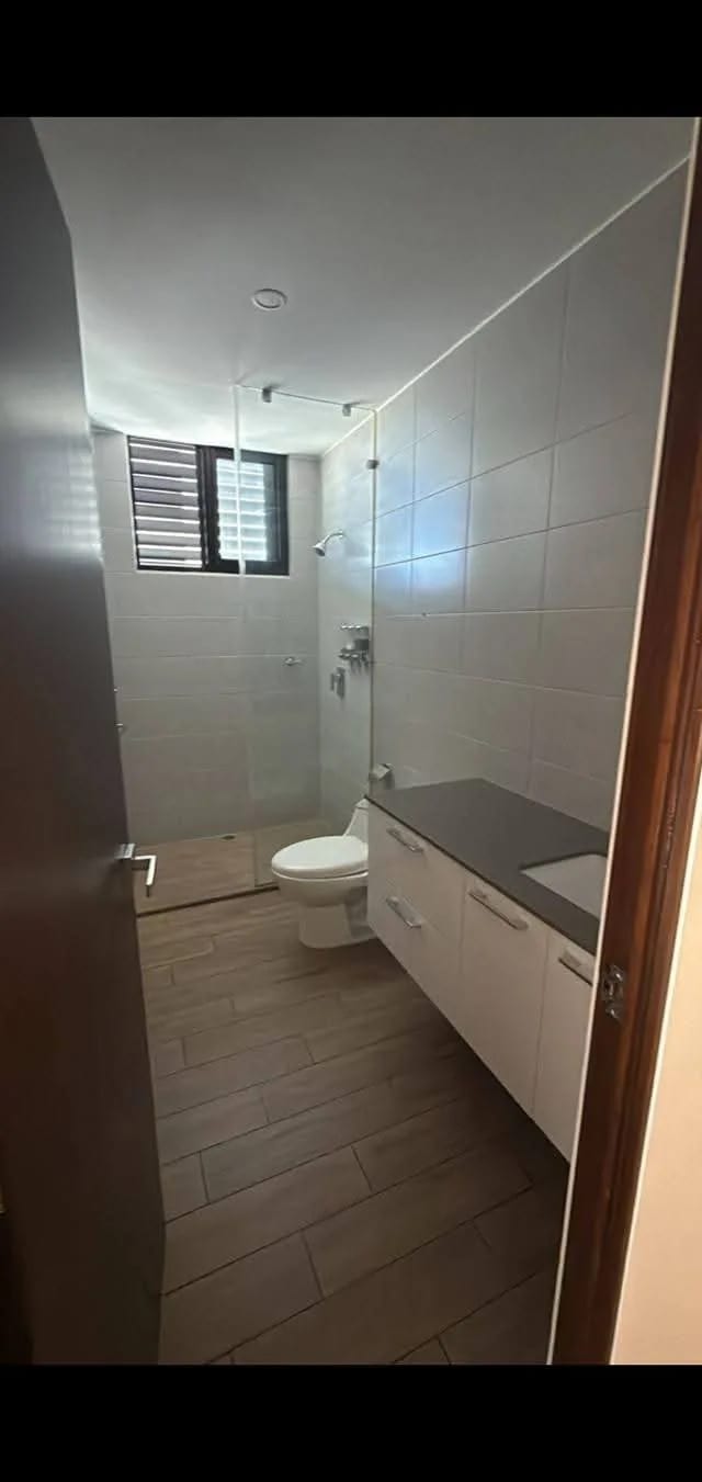 ALQUILER APARTAMENTO ZONA 15 — foto 8 de 12