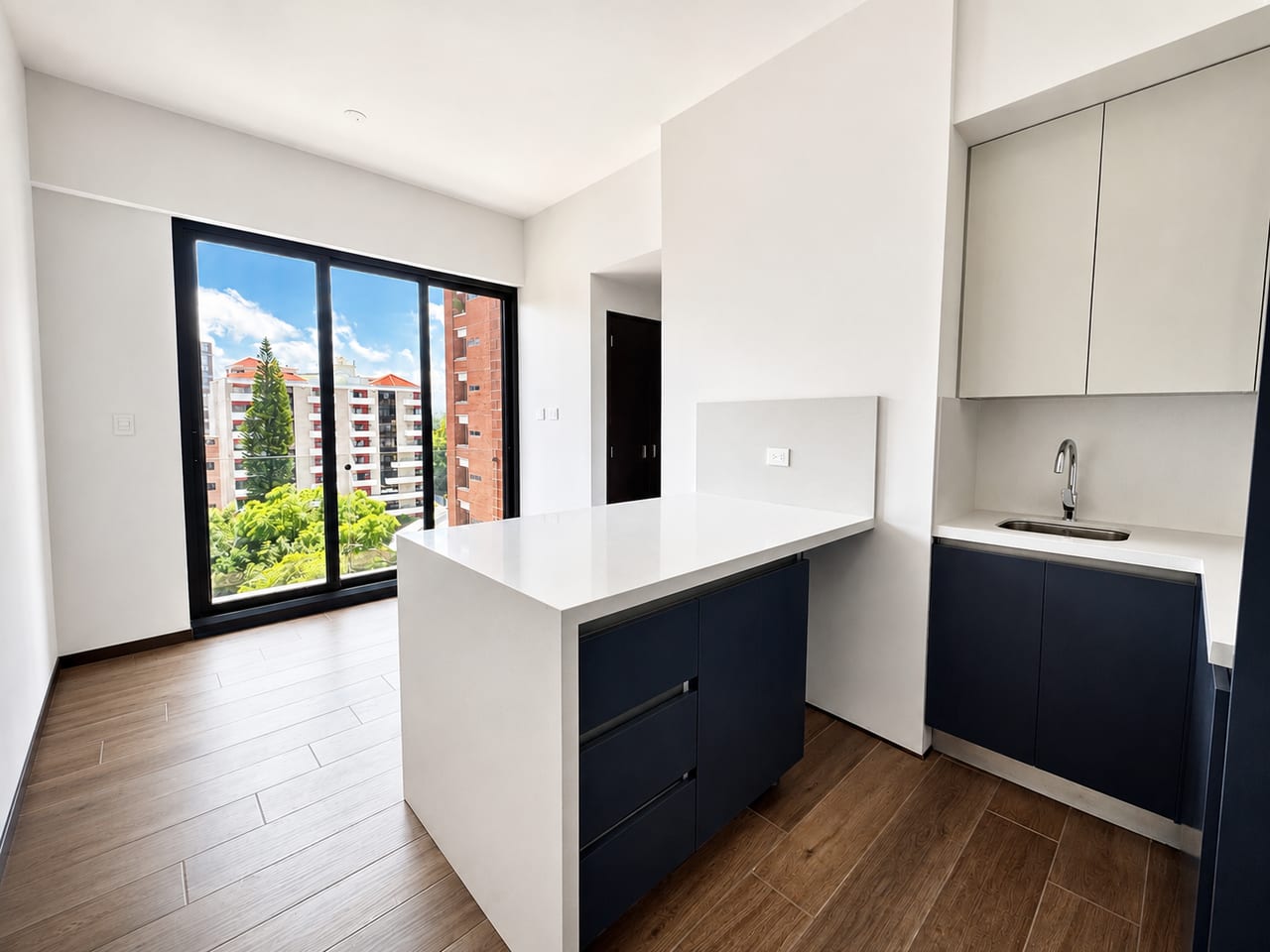 Apartamento de 1 dormitorio en venta zona 10, a pasos del CC La Estación — foto 1 de 17