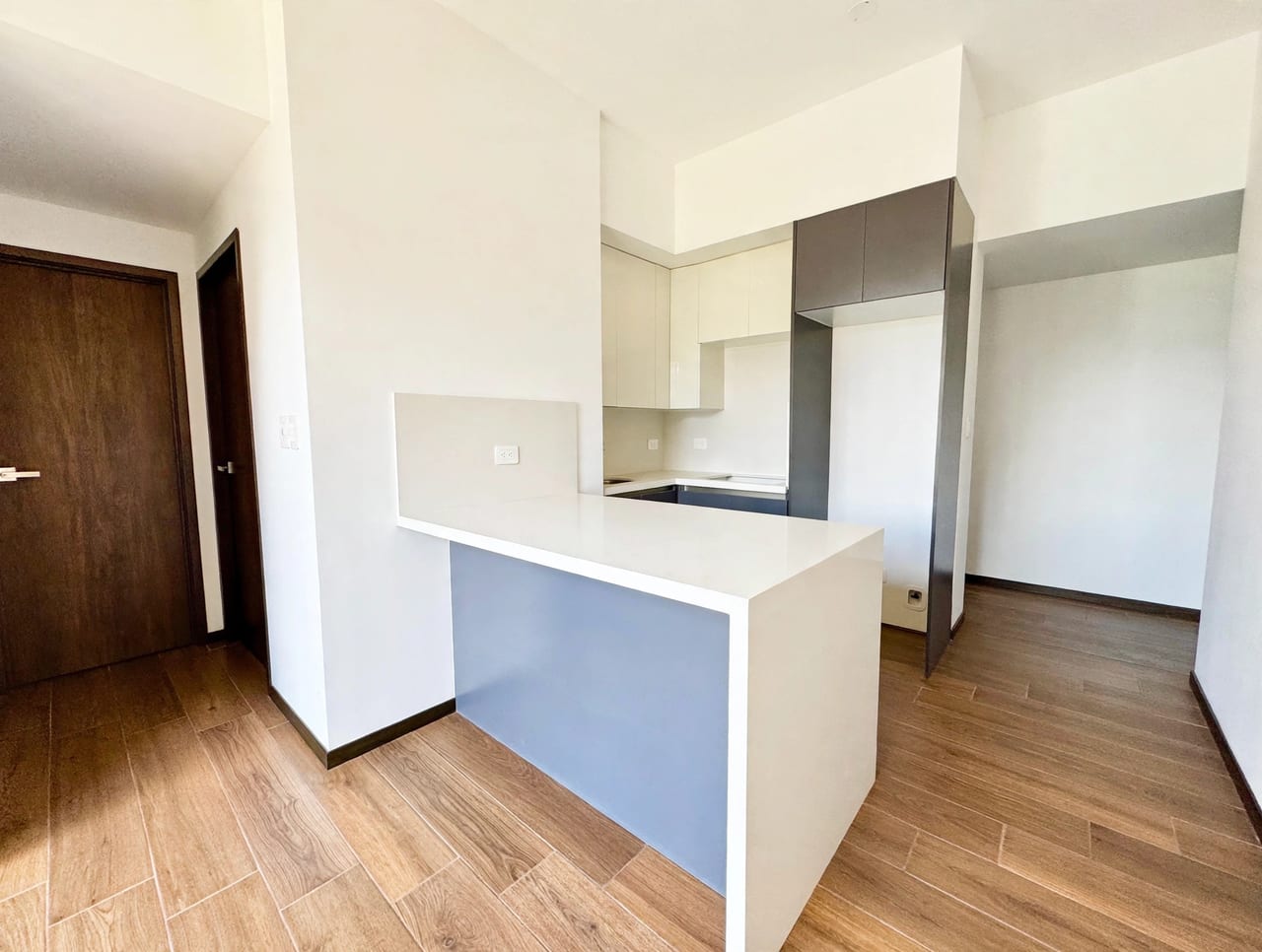 Apartamento de 1 dormitorio en venta zona 10, a pasos del CC La Estación — foto 2 de 17