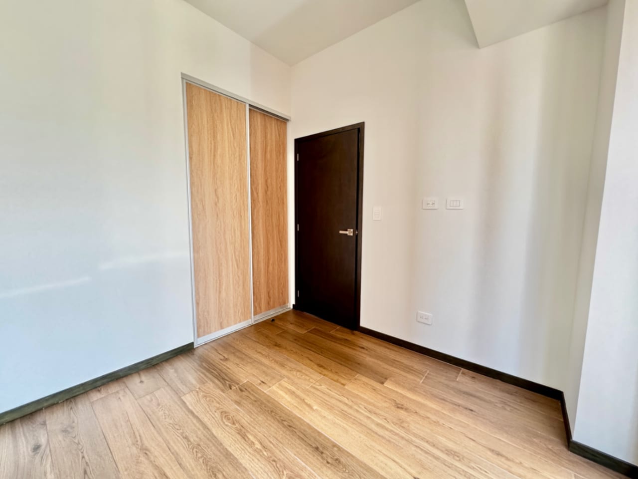 Apartamento de 1 dormitorio en venta zona 10, a pasos del CC La Estación — foto 8 de 17