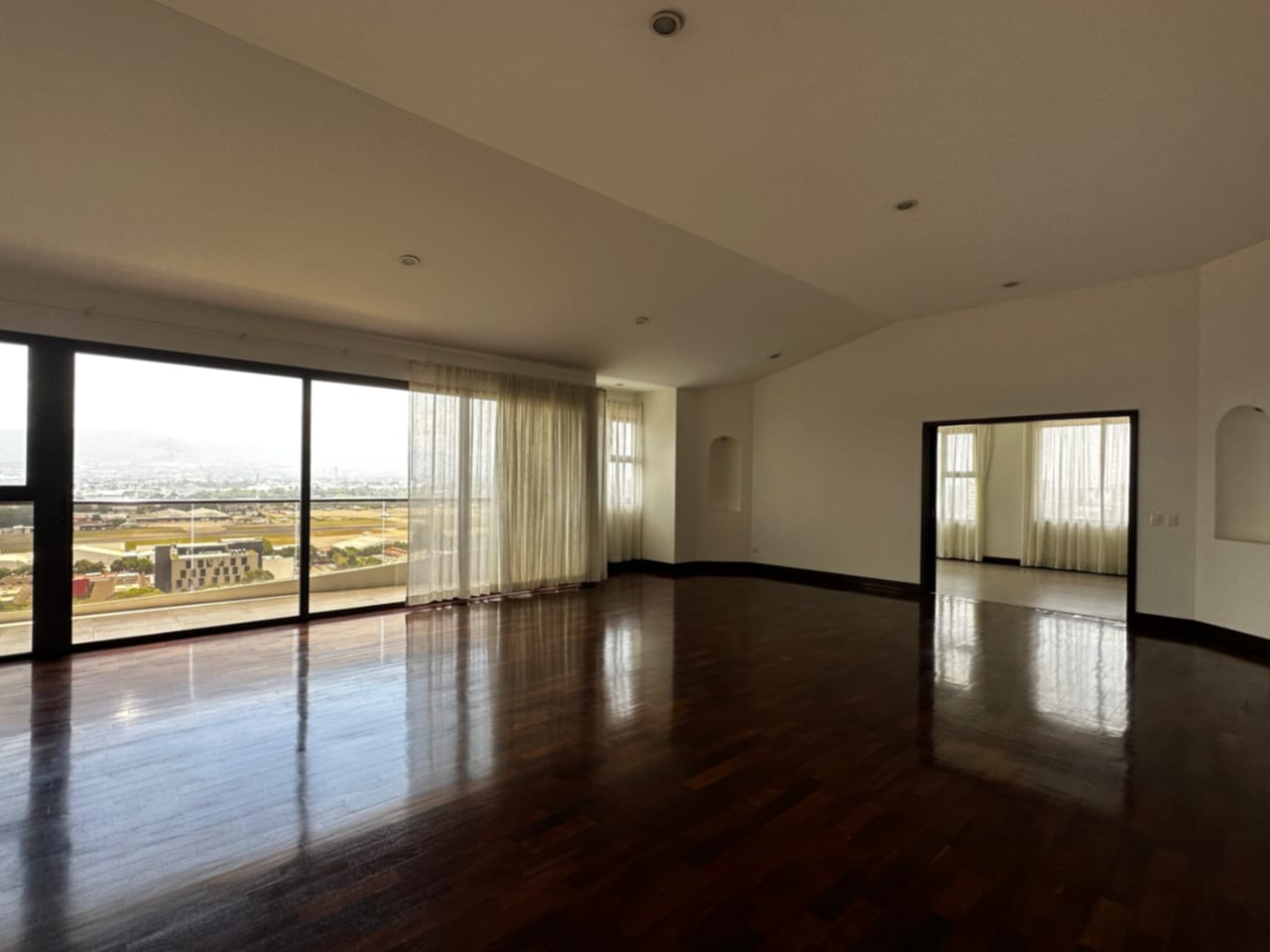 Espectacular PENTHOUSE en ZONA 14 — foto 4 de 16