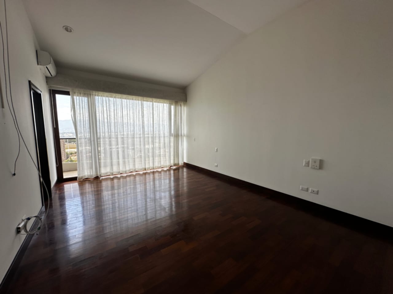 Espectacular PENTHOUSE en ZONA 14 — foto 8 de 16