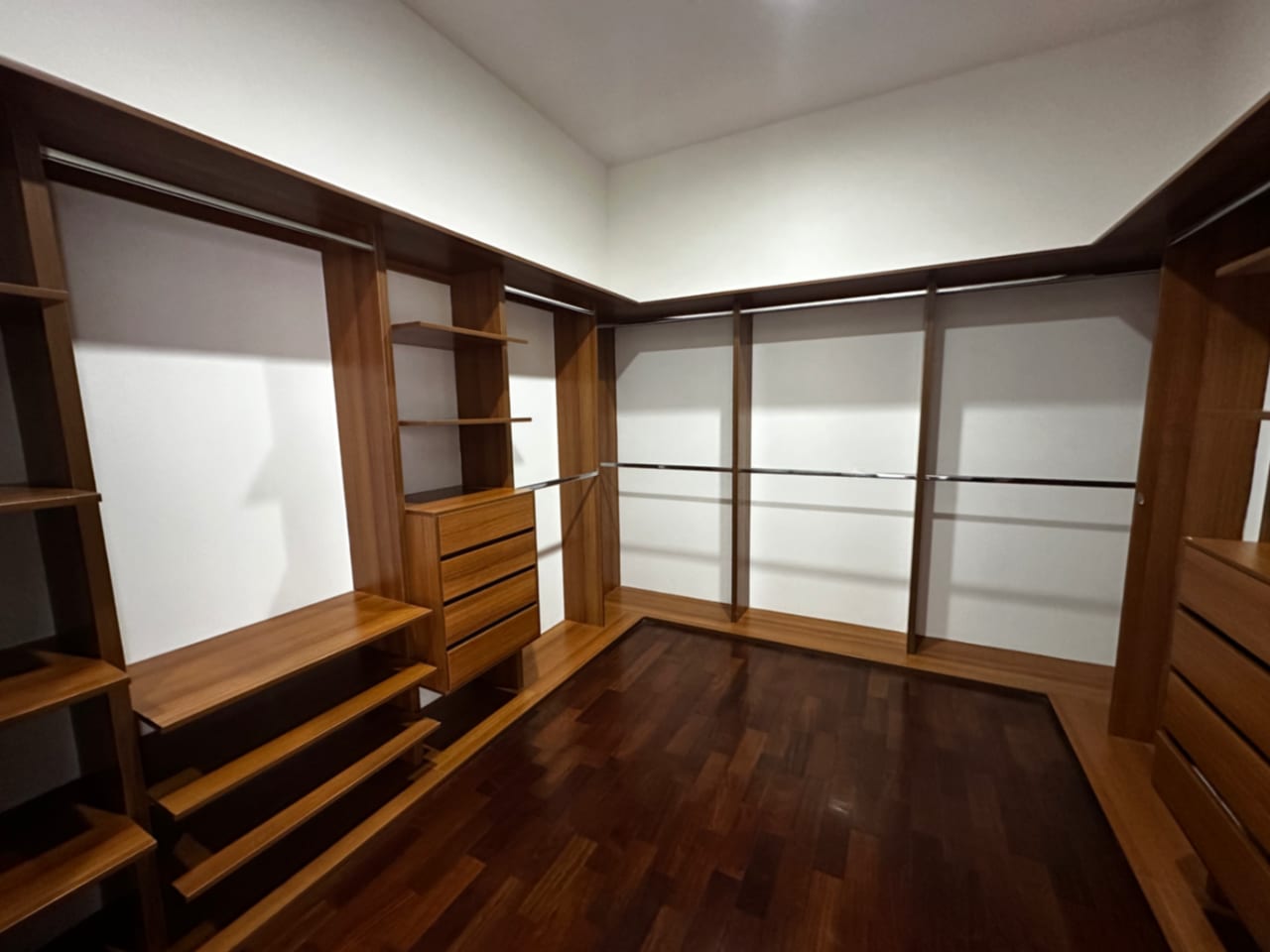Espectacular PENTHOUSE en ZONA 14 — foto 7 de 16