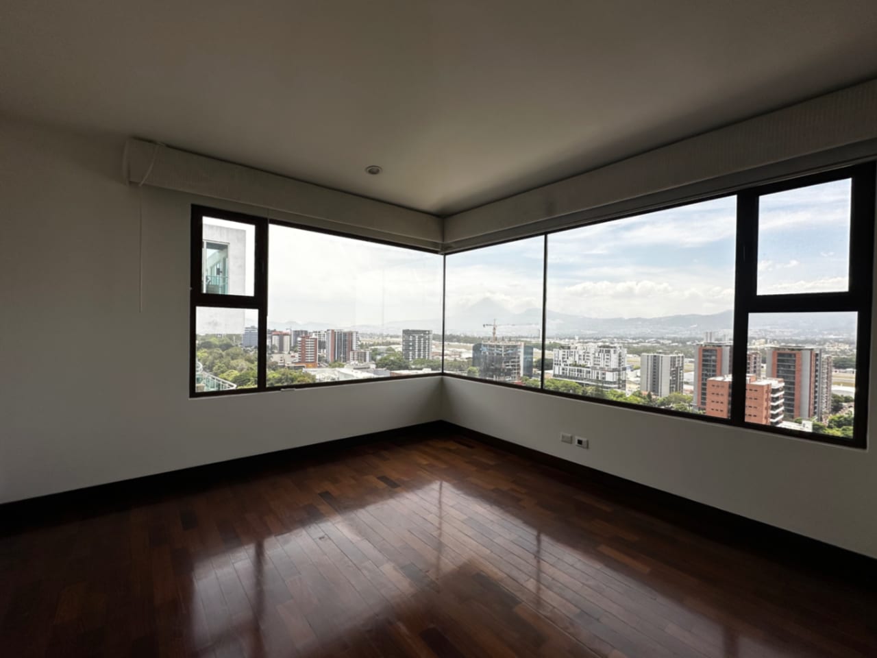 Espectacular PENTHOUSE en ZONA 14 — foto 11 de 16
