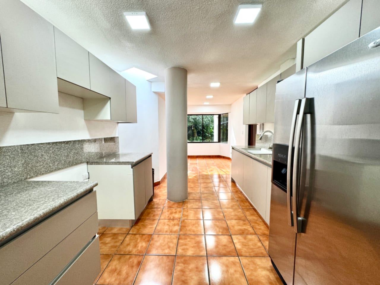 Casa en alquiler para oficinas o vivienda, zona 14. La Villa — foto 6 de 16