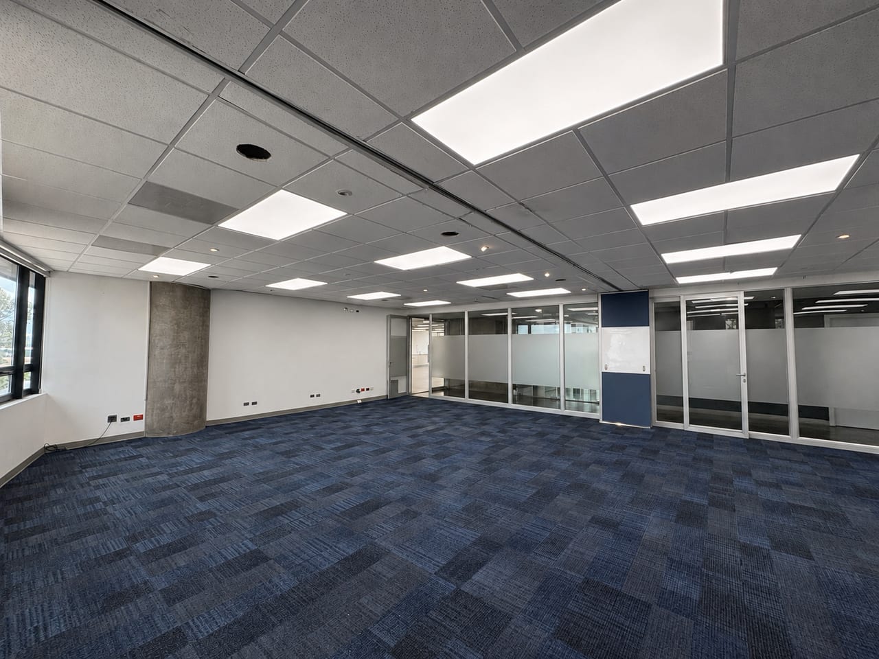 Oficina de 1,013.63 m² en Renta en Avenida de las Américas, zona 13. — foto 6 de 11