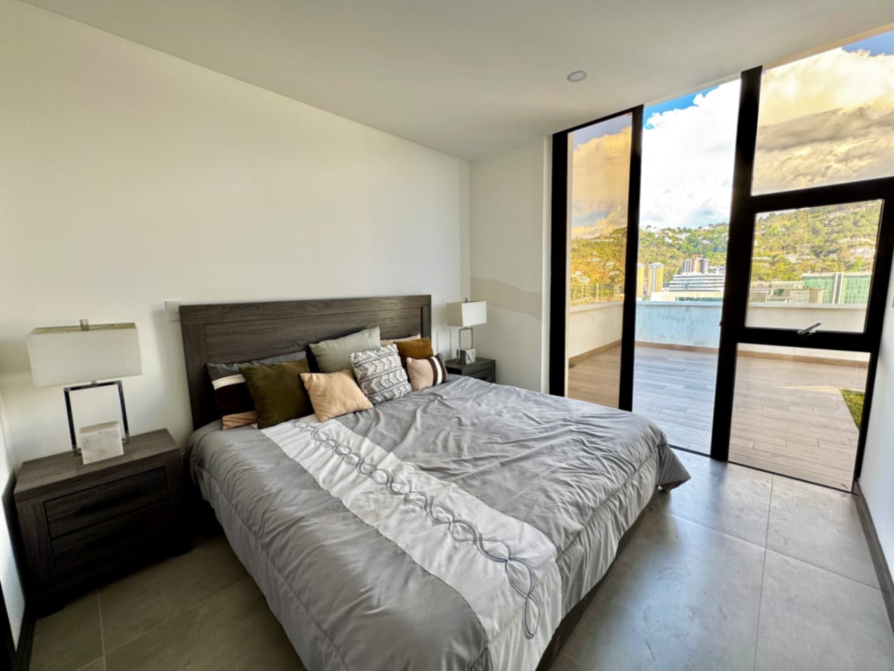 Terraza con apartamento en zona 15 vh 2 — foto 4 de 11
