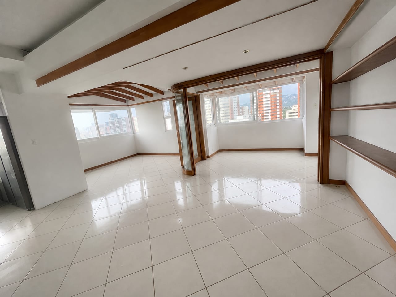 Amplio Apartamento en Venta en zona 13 | 3 Dormitorios — foto 3 de 4