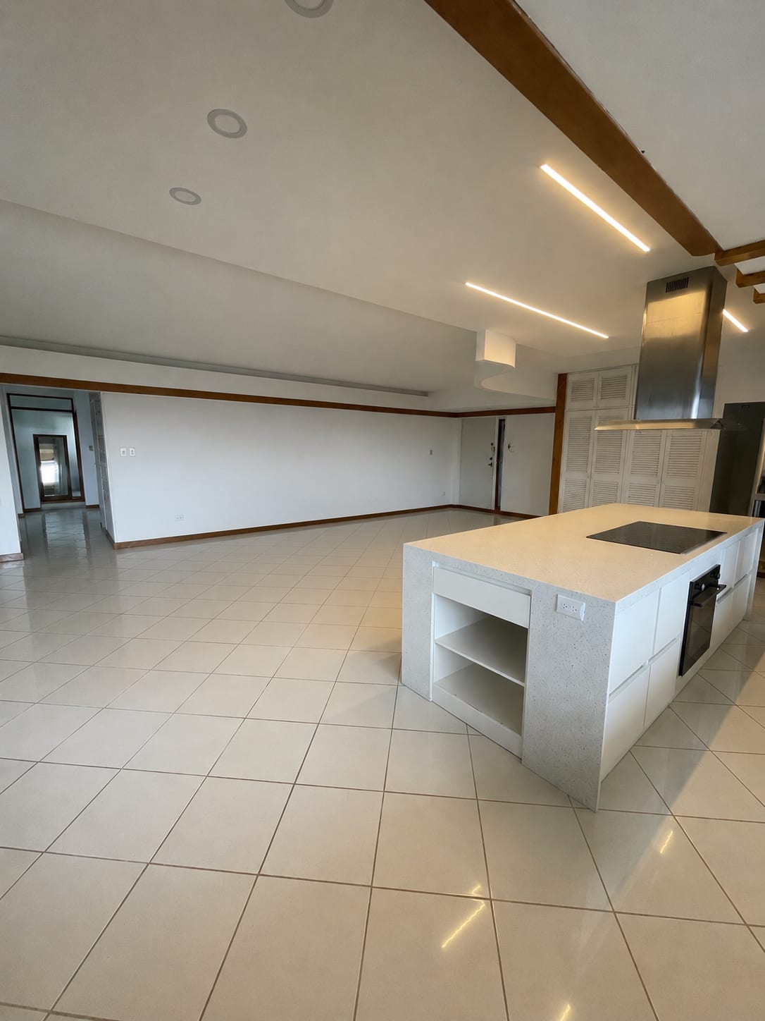 Amplio Apartamento en Venta en zona 13 | 3 Dormitorios — foto 1 de 4
