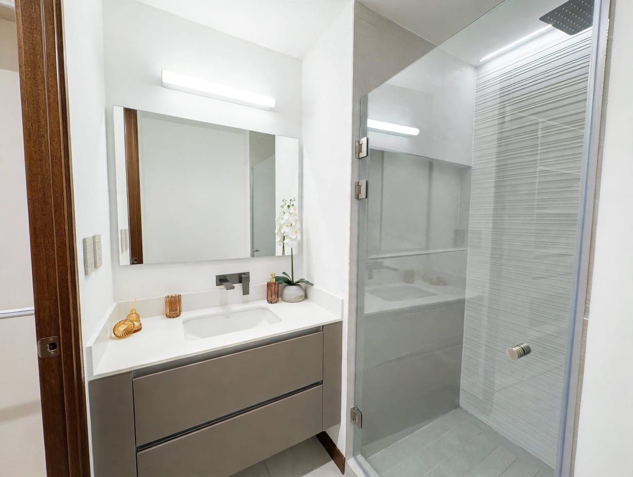 Apartamento de 2 niveles, 2 dormitorios y sala familiar en Oakland — foto 14 de 16