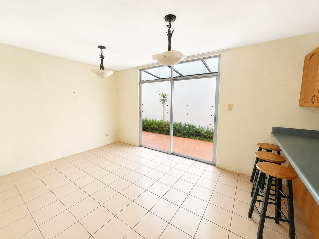 Casa en renta en condominio, Zona 16 | 3 dormitorios — foto 2 de 4