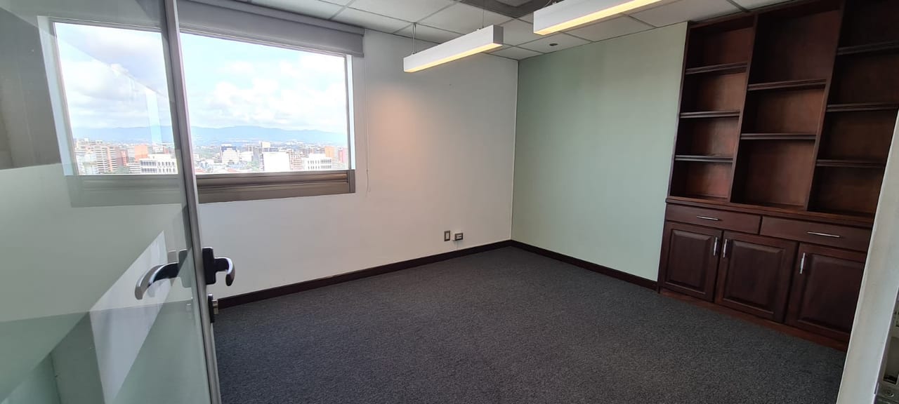 Oficina en venta en zona 10 — foto 4 de 11