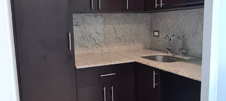 Oficina en venta en zona 10 — foto 8 de 11
