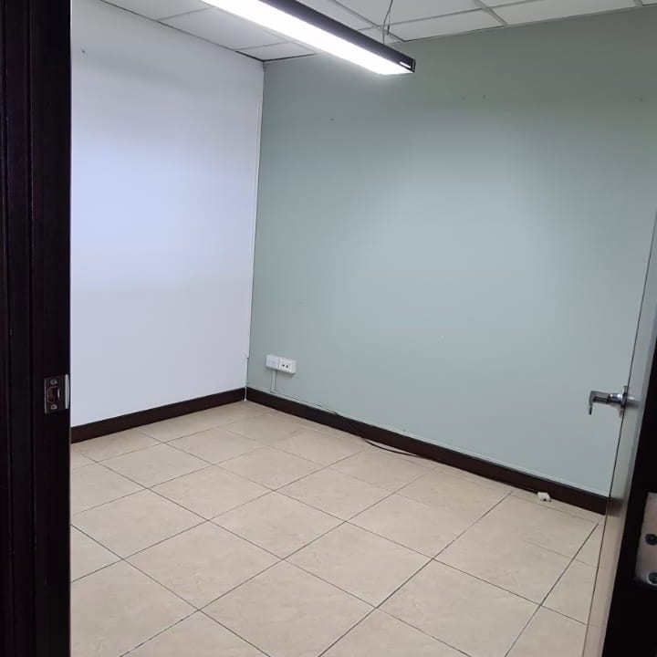 Oficina en venta en zona 10 — foto 11 de 11
