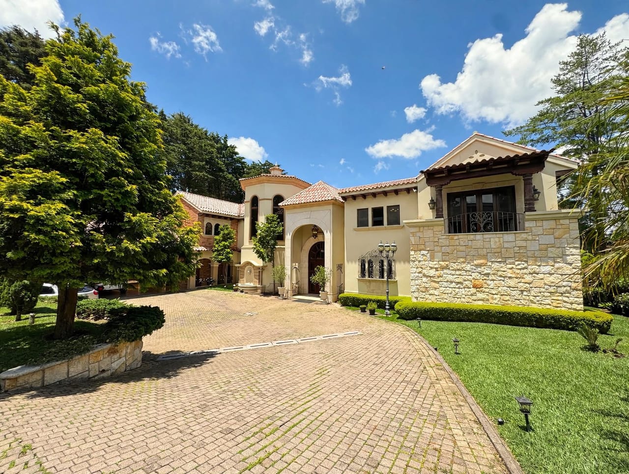 Espectacular Casa Familiar en Venta en Muxbal — foto 1 de 17