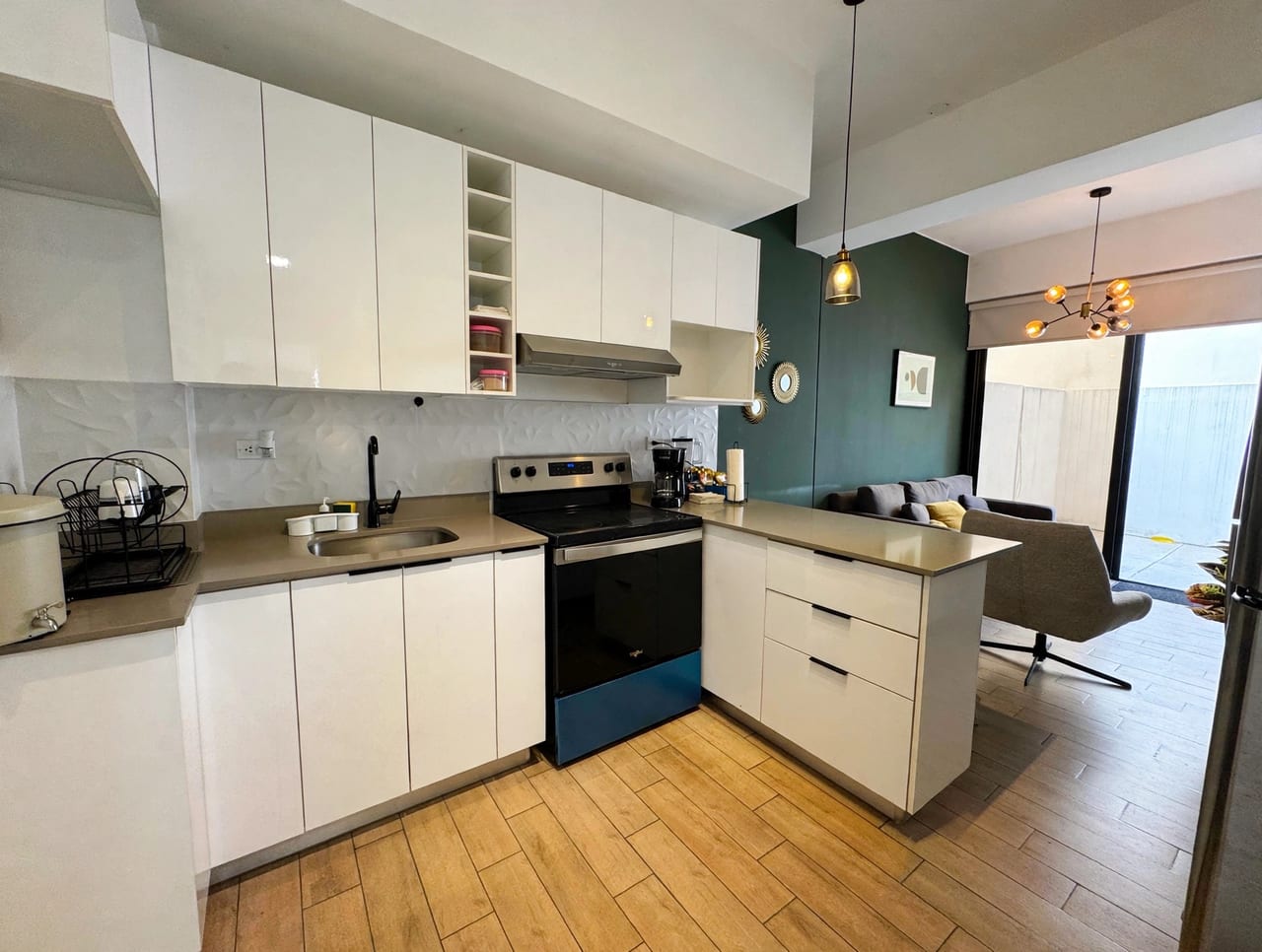 Apartamento con jardín en venta de 2 dormitorios, zona 13 — foto 2 de 15