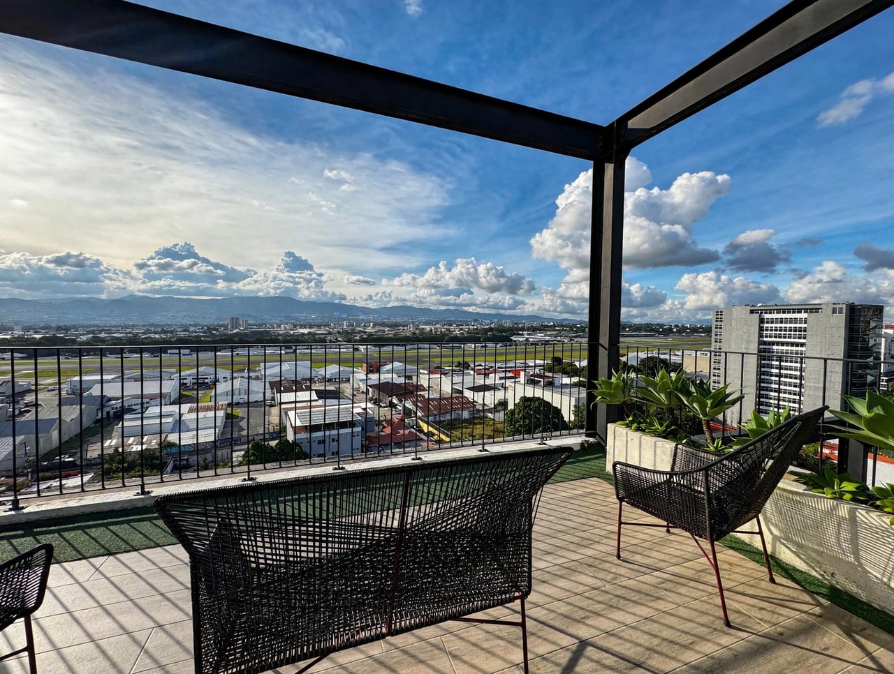 Apartamento con jardín en venta de 2 dormitorios, zona 13 — foto 14 de 15