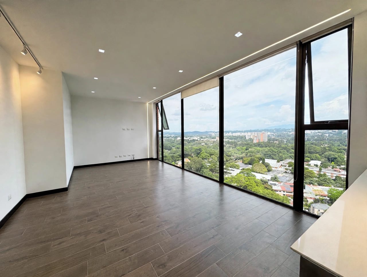 Apartamento de 2 dormitorios en alquiler sobre Diagonal 6, zona 10 — foto 5 de 15