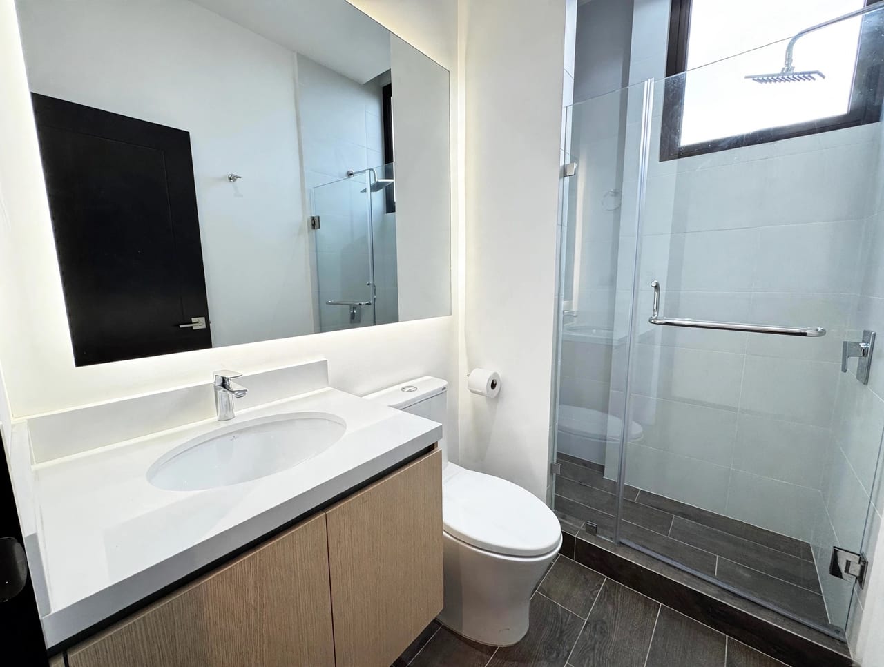 Apartamento de 2 dormitorios en alquiler sobre Diagonal 6, zona 10 — foto 12 de 15