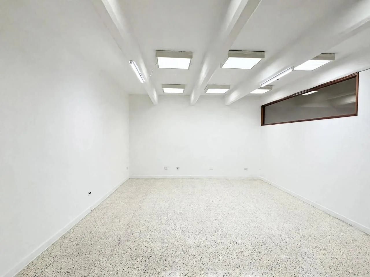 Edificio en Alquiler en Zona 4 — foto 2 de 12