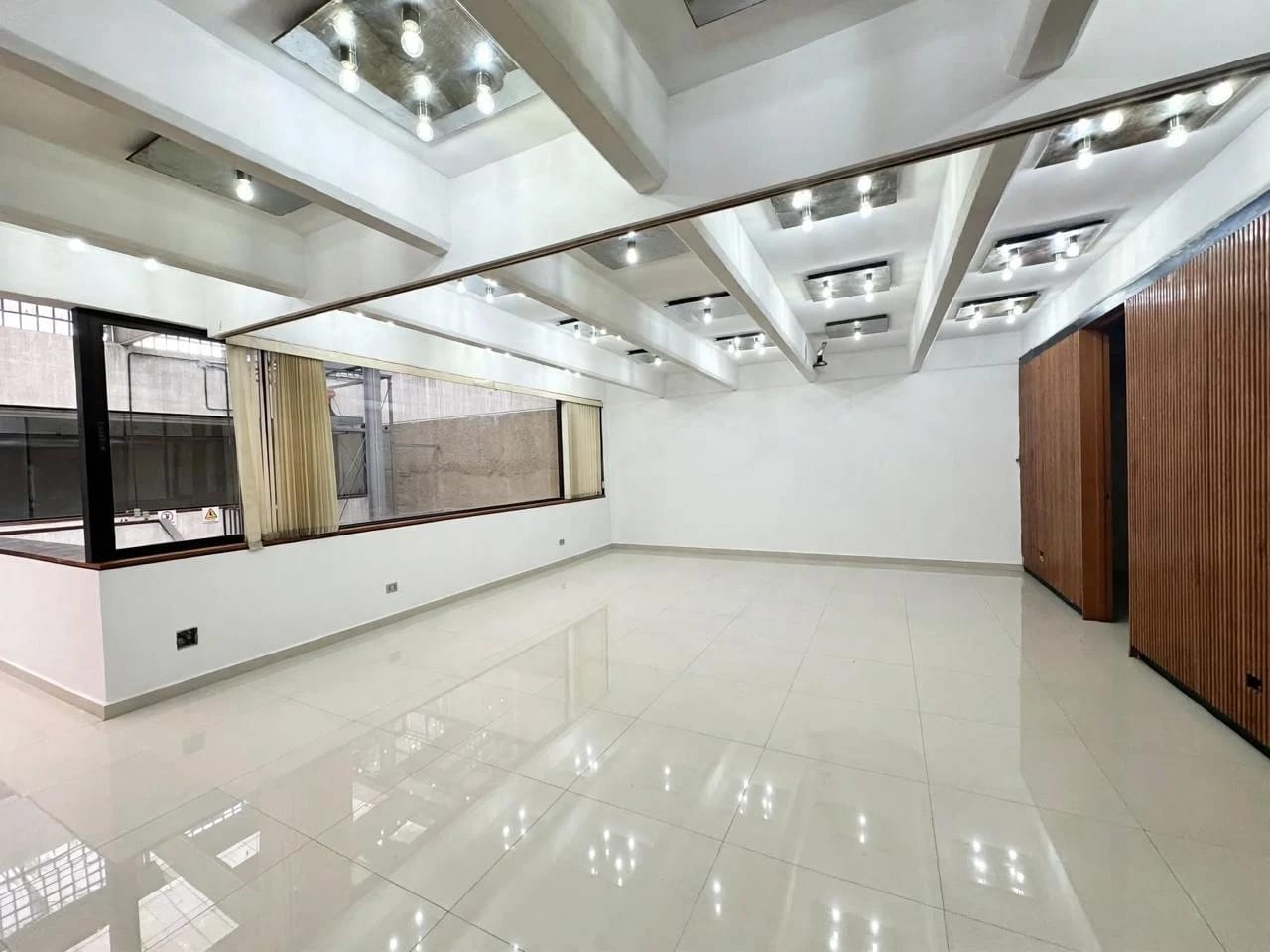 Edificio en Alquiler en Zona 4 — foto 3 de 12