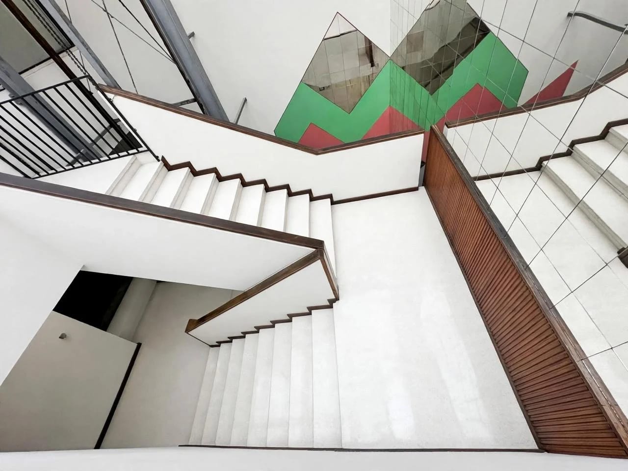 Edificio en Alquiler en Zona 4 — foto 1 de 12