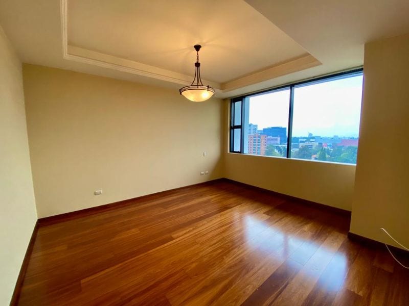 Apartamento en alquiler zona 10, 2 dormitorios + cuarto de servicio — foto 7 de 10