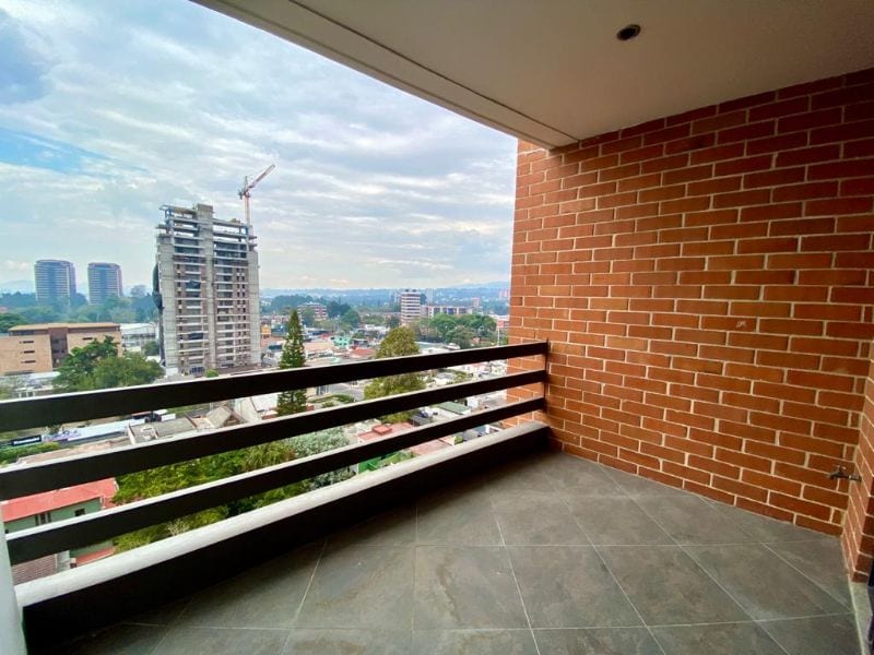 Apartamento en alquiler zona 10, 2 dormitorios + cuarto de servicio — foto 1 de 10