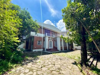 ZONA 11, Casa grande de esquina en alquiler en Mariscal — miniatura 1 de 9