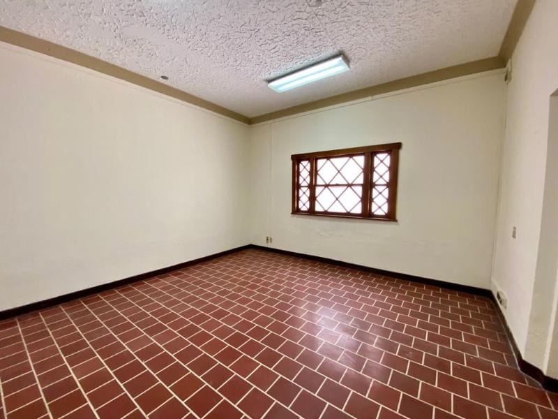 ZONA 11, Casa grande de esquina en alquiler en Mariscal — foto 5 de 9