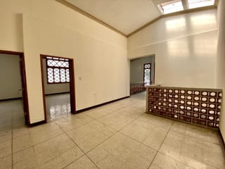 ZONA 11, Casa grande de esquina en alquiler en Mariscal — miniatura 8 de 9