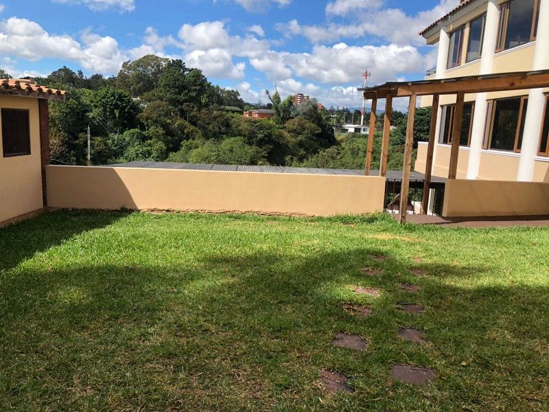Amplia casa en venta con espacio adicional para un pequeño negocio. Ubicada en Zona 15 — foto 9 de 11