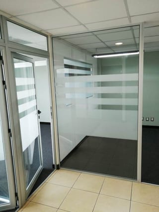 Oficina 76 m2 en renta, zona 10 Torino — miniatura 3 de 15